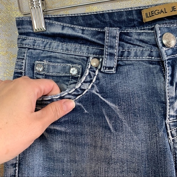 ILLEGAL Jeans Light Blue Wash Studded Women’s Capris Jeans Size 3 - Picture 5 of 12